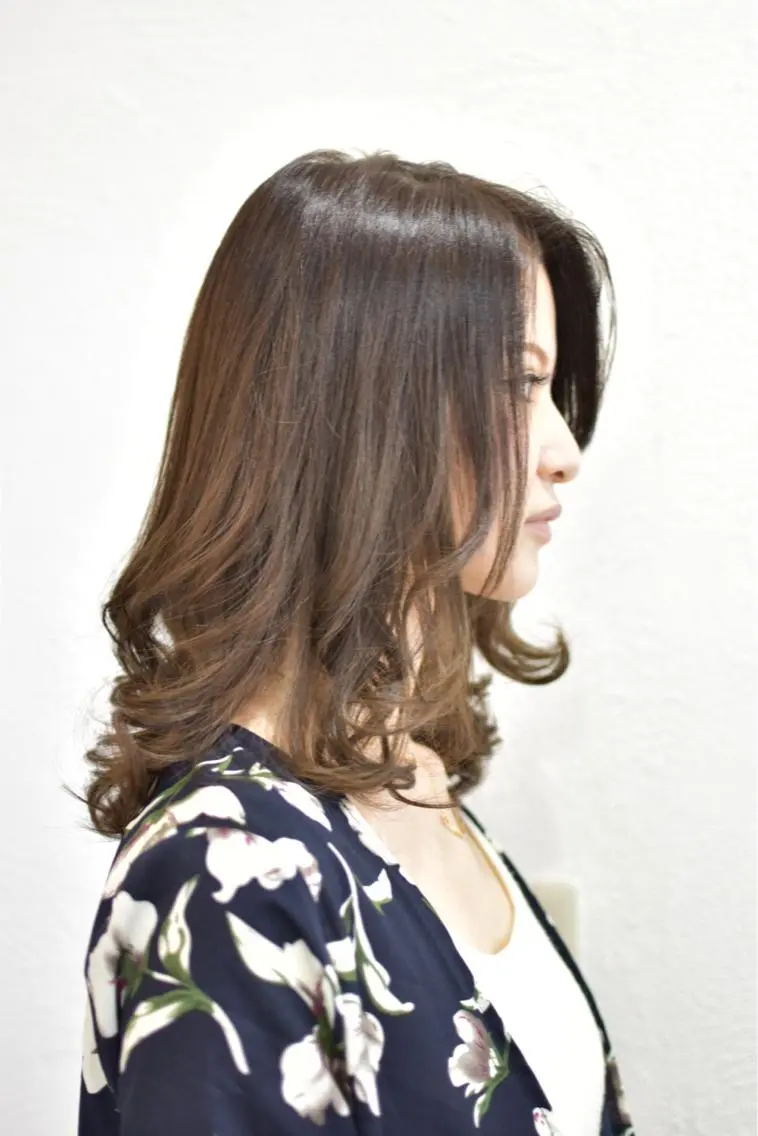 ロング カラー グラデーションカラー カット ヘアカラー トリートメント 西村 ようこのヘアスタイル
