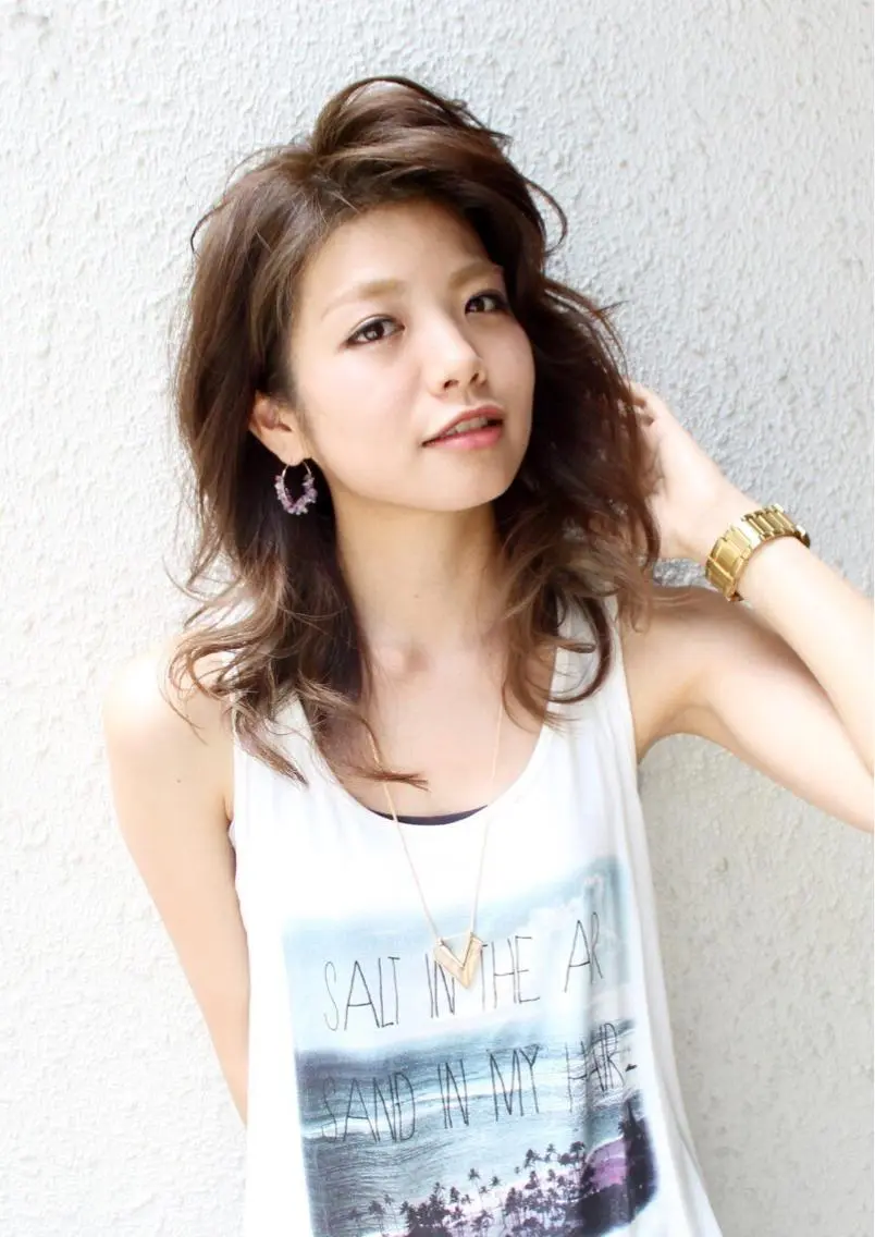 セミロング 桑名 淳のヘアスタイル