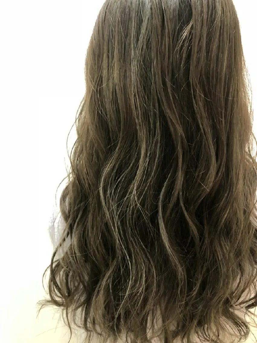 ロング カラー ヘアアレンジ ベージュカラー 成瀬 弘光のヘアスタイル