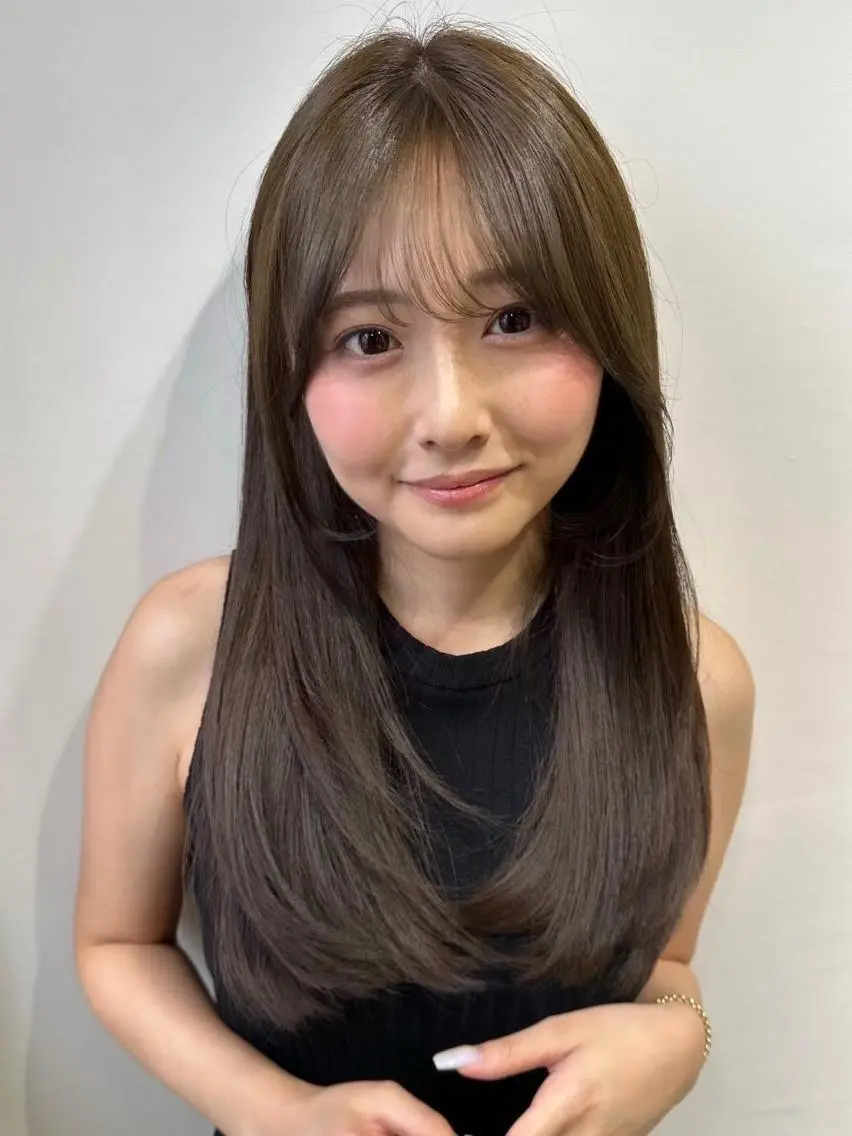 ロング アンダーバーホワイト 堺東店のヘアスタイル