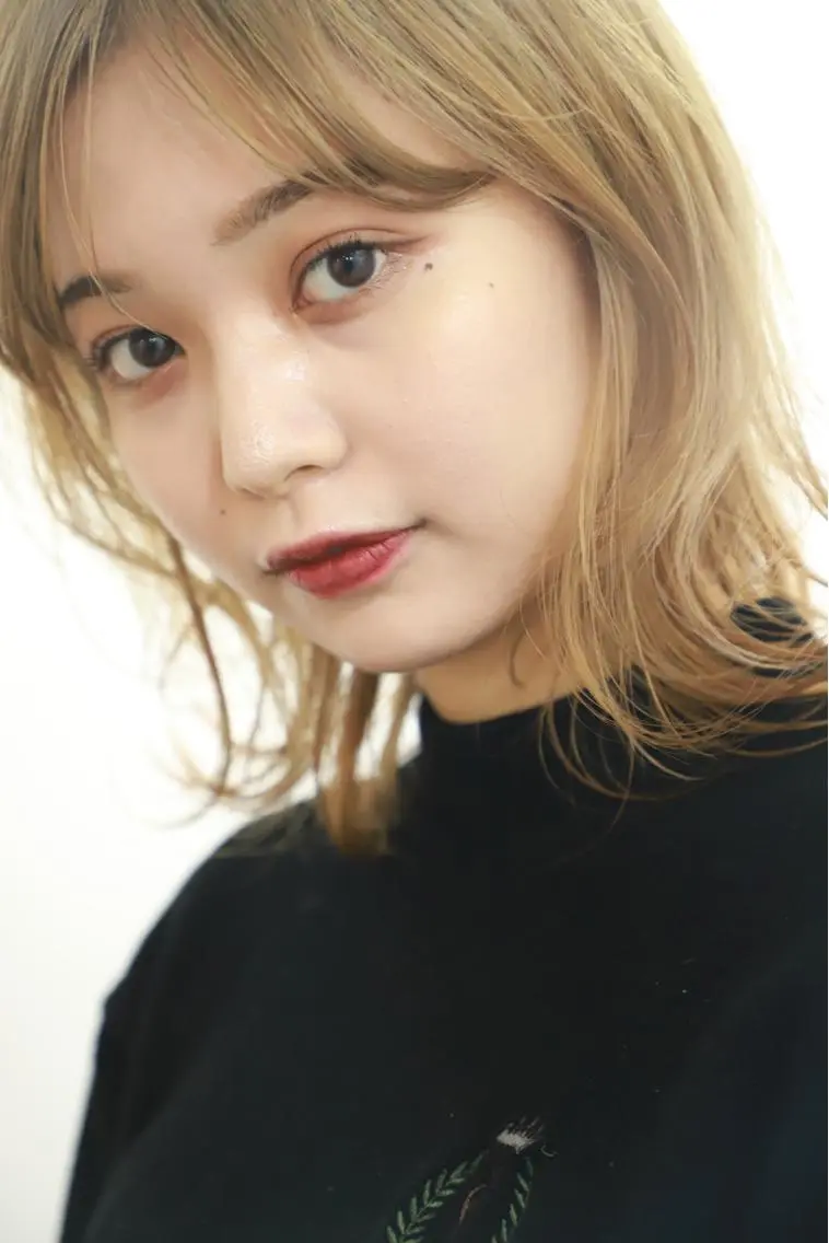 ミディアム カラー 岡元 朗弘のヘアスタイル