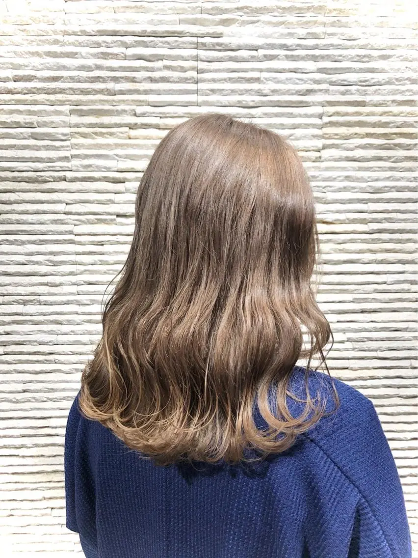 ロング カラー ベージュカラー 透明感カラー カット ヘアカラー ✨ハイトーン カラー福岡拓也✨のヘアスタイル