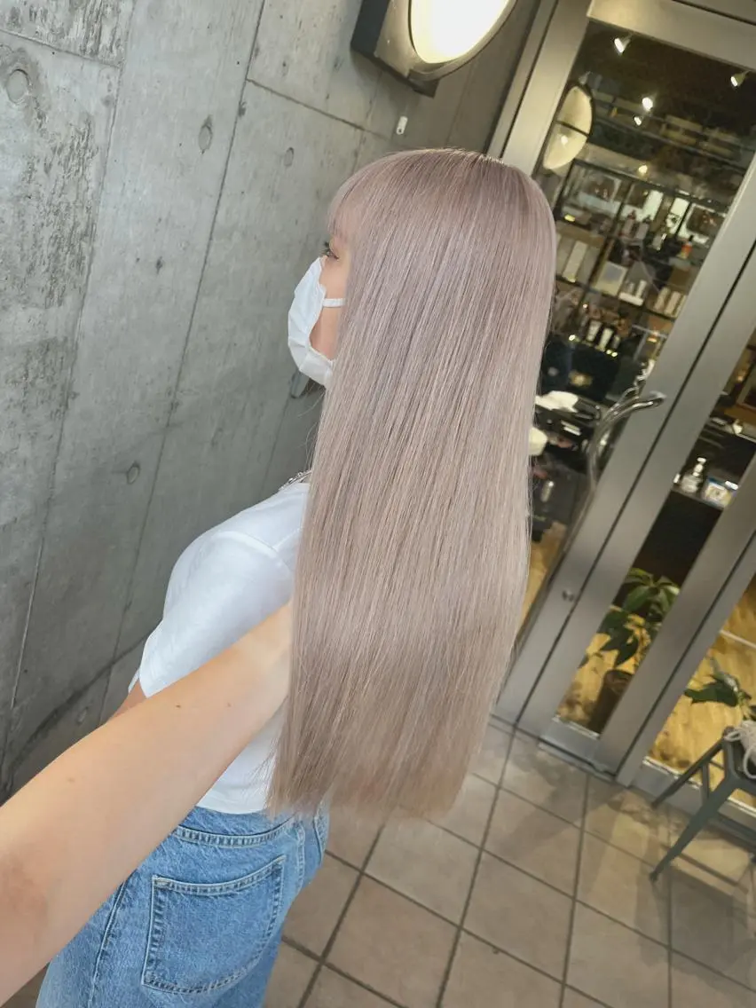 ロング カラー ベージュカラー ブリーチ ホワイトベージュ ミルクティーベージュ ブリーチ 店長 清水のヘアスタイル