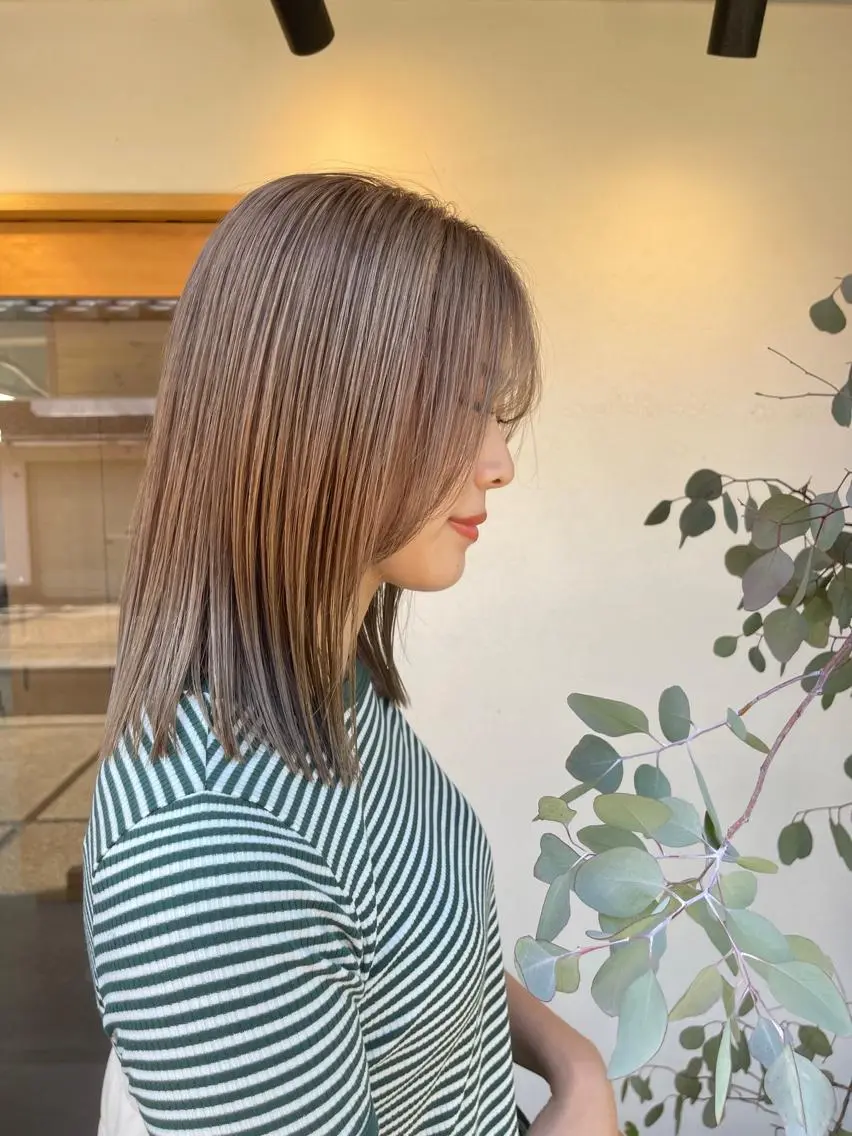 セミロング カラー ベージュカラー ハイトーンカラー 似合わせカット 【ボブ/ハイトーン /ナチュラル】HIIのヘアスタイル