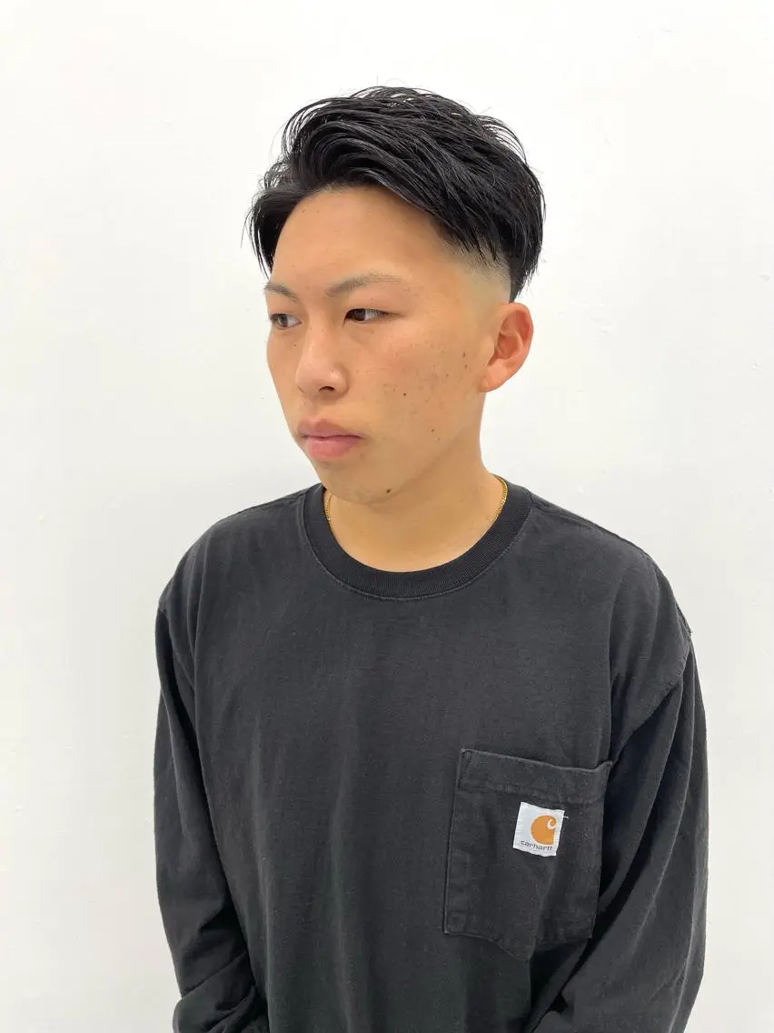 メンズ メンズブリーチ フェードカット メンズハイライト メンズインナーカラー マッシュウルフ カット スパイキーパーマ 柏NO1 藤本葉のヘアスタイル