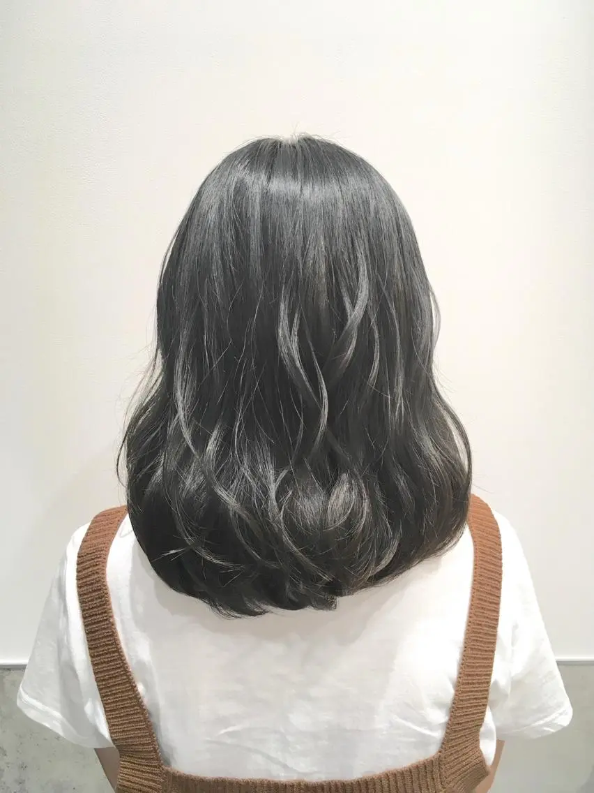 ミディアム カラー ダークグレー ダークグレージュ グレージュ ヘアカラー トリートメント ヘアセット yoshi ☆のヘアスタイル