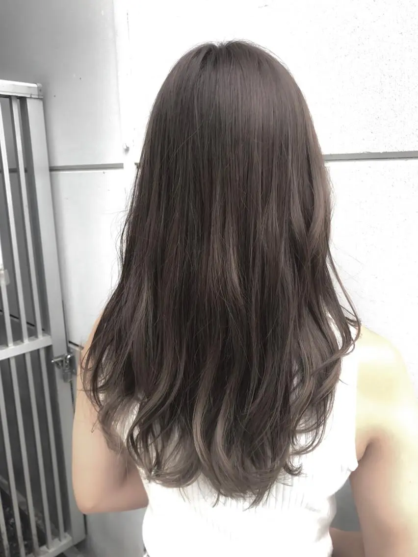 セミロング カラー ヘアアレンジ グレージュ ハイライトカラー ハイライト 🌈髪質改善💕 縮毛矯正✨青木まで✨のヘアスタイル
