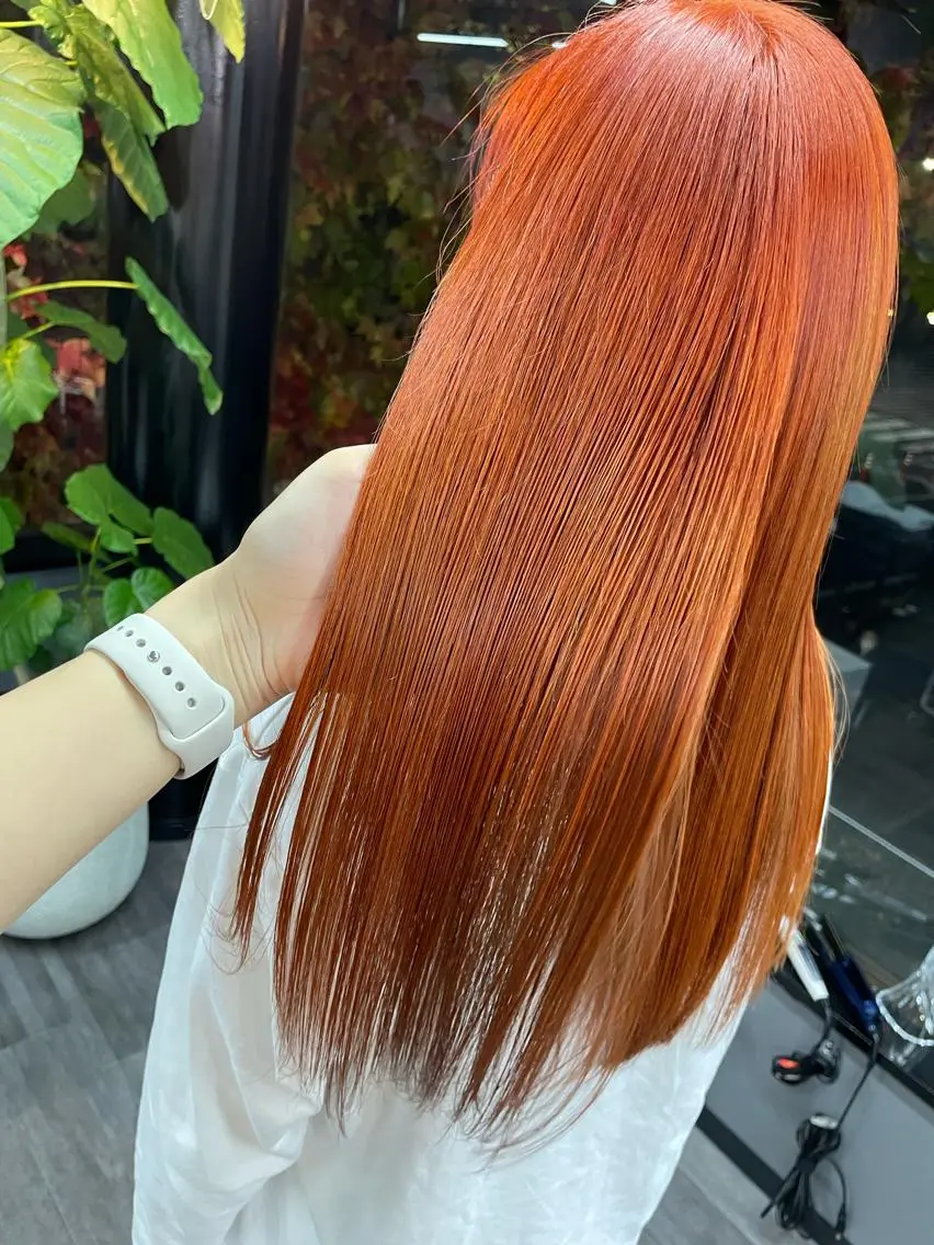 カラー ブリーチ オレンジ ヘアカラー オノ アカネのヘアスタイル