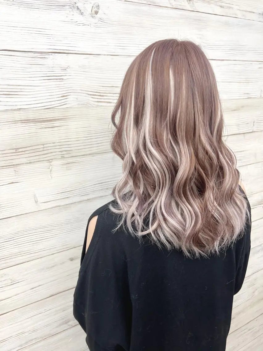 ミディアム カラー ヘアアレンジ アッシュ バレイヤージュ 透明感カラー ダブルカラー ホワイトアッシュ ヘアカラー トリートメント 枝毛カット＆髪質改善 満足NO.1岡しゃんのヘアスタイル