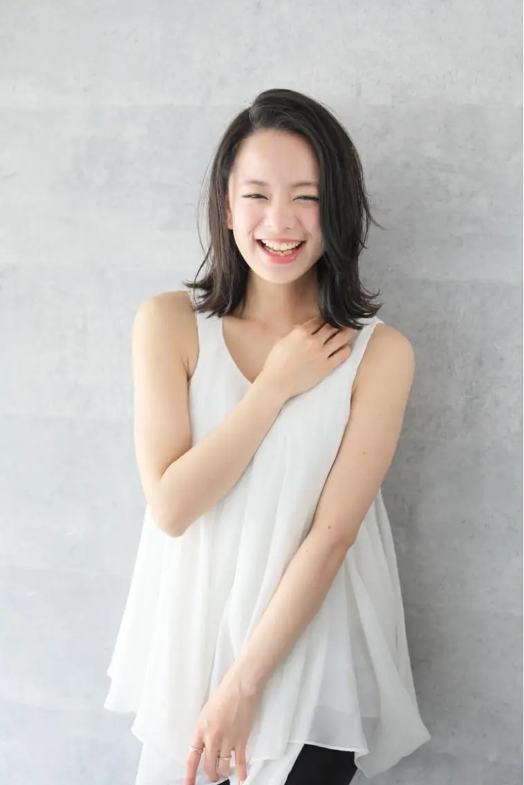 ミディアム 外ハネヘア 🎗️comoda 神戸三宮 髪質改善のヘアスタイル
