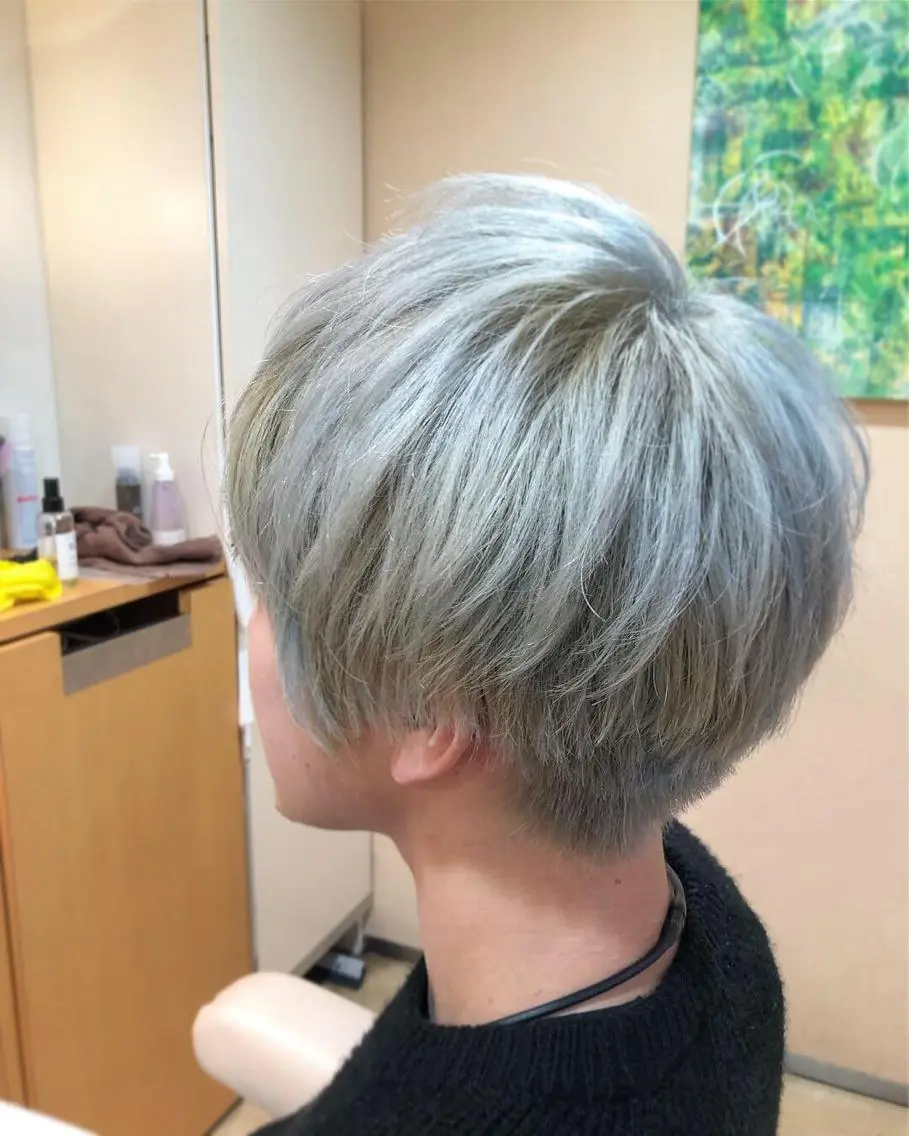 ショート カラー メンズ メンズブリーチ アッシュ ブリーチ ホワイトアッシュ ヘアカラー ニュアンスカラー🫧 加納のヘアスタイル