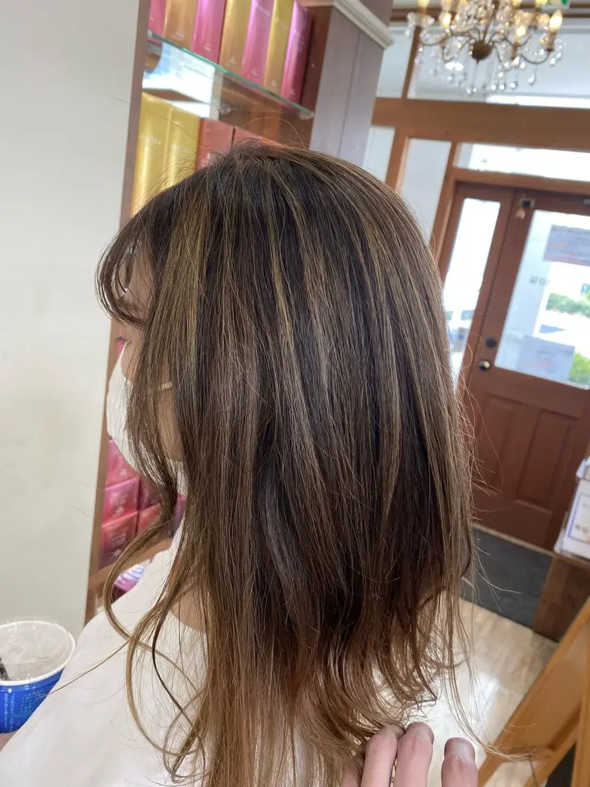 カラー SALOWIN栄 高須大貴のヘアスタイル