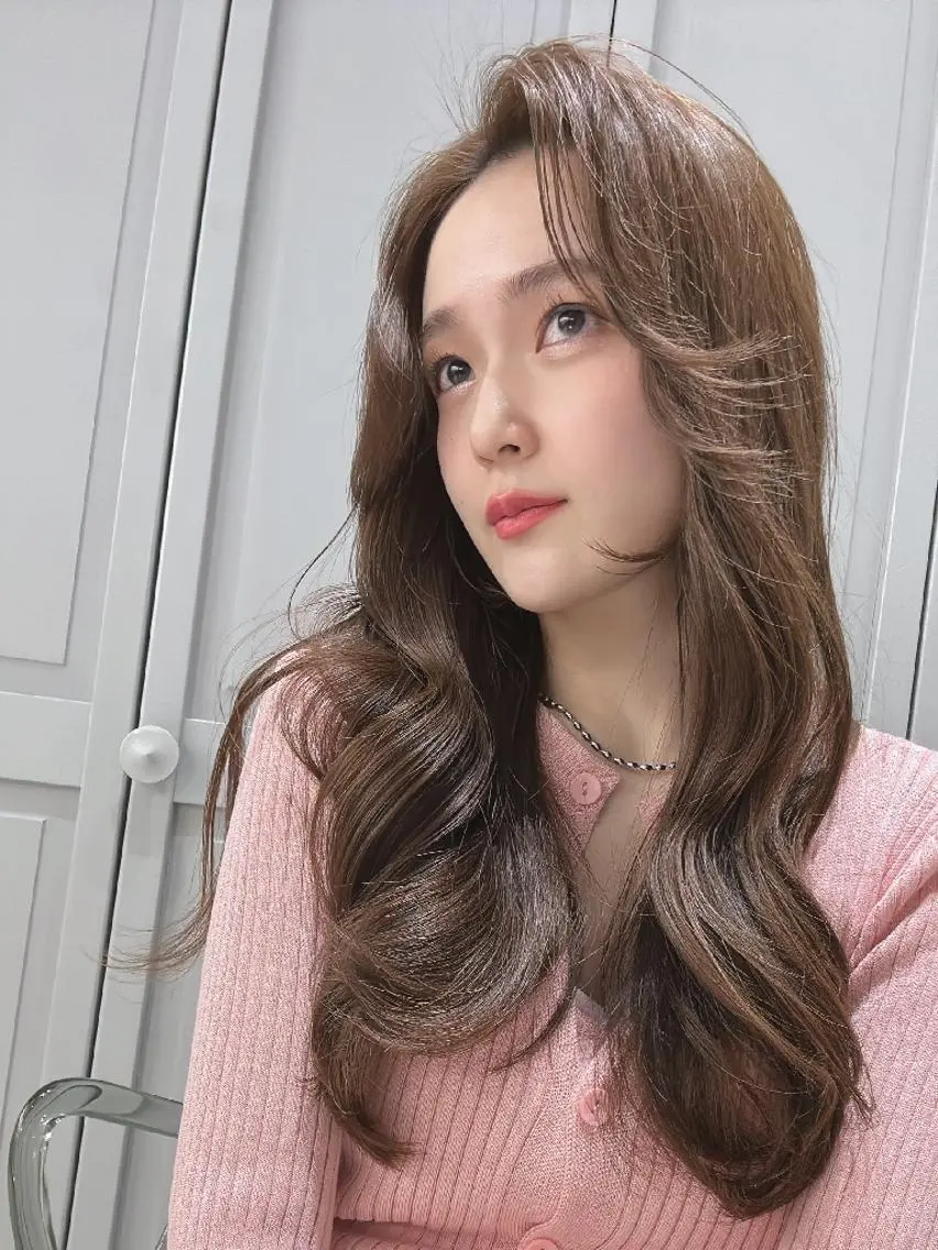 カラー パーマ ロング 韓国風ヘア 中村 友莉夏のヘアスタイル