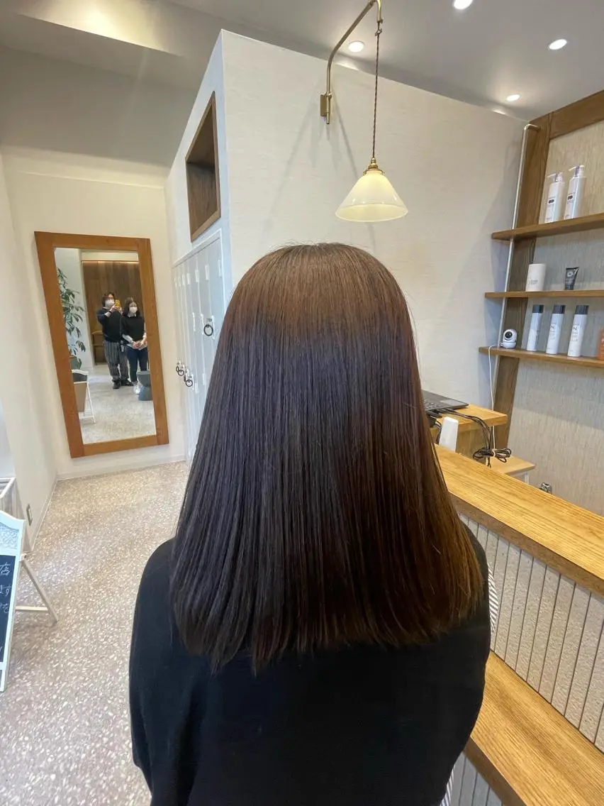 ミディアム カット 縮毛矯正 トリートメント 荒木 理緒のヘアスタイル
