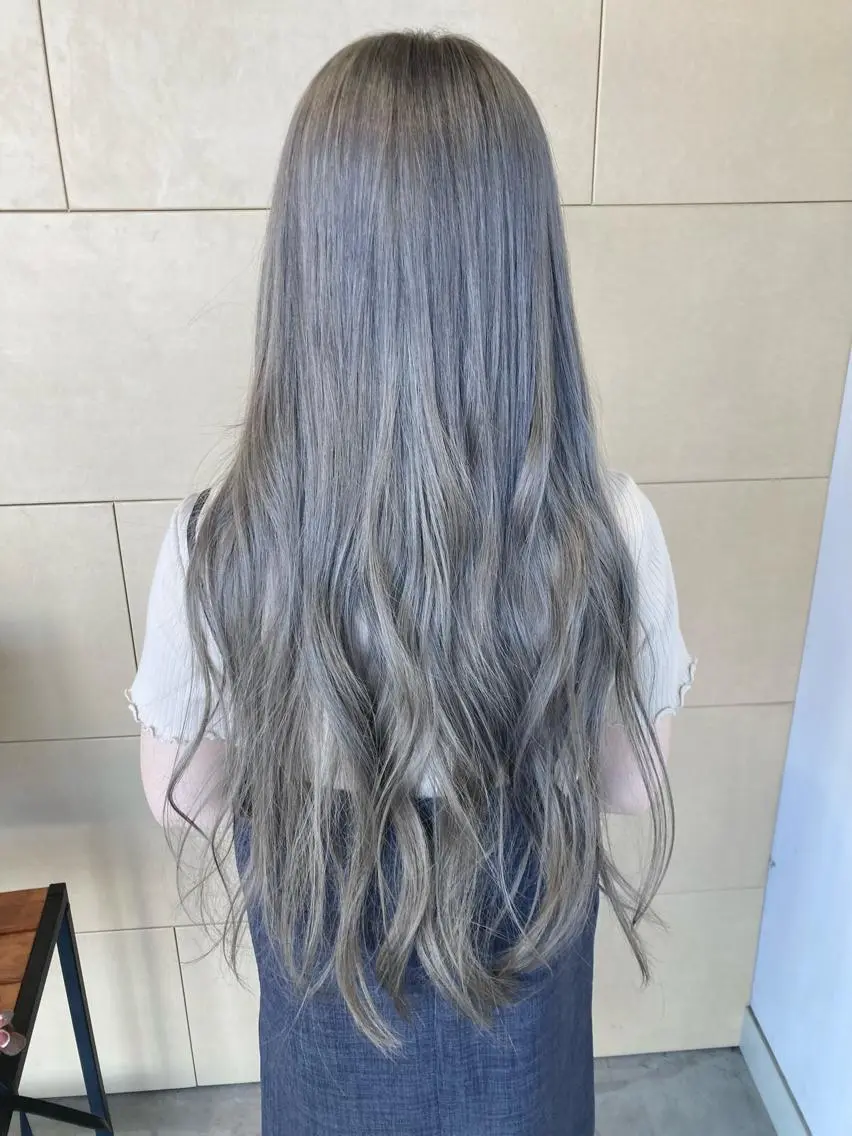 ロング ロング タカツド ユウキのヘアスタイル