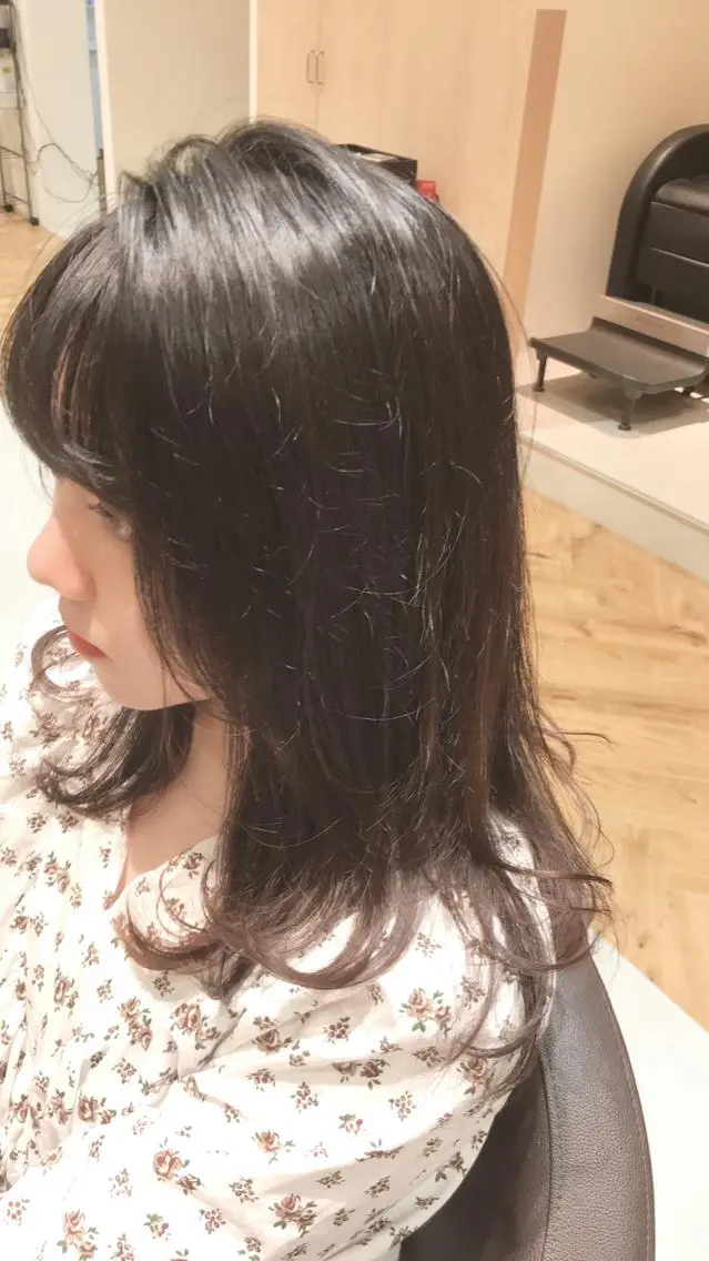 ミディアム 田中 真衣のヘアスタイル