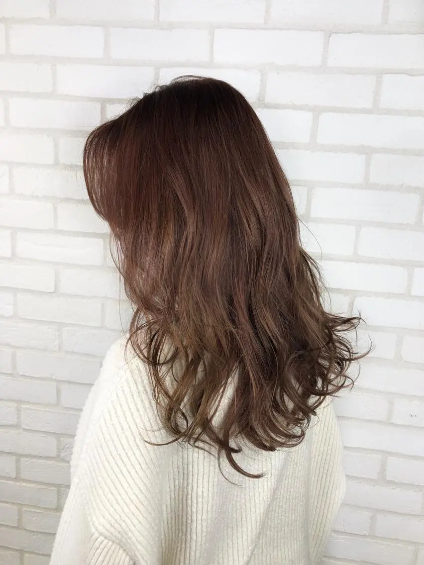 ミディアム カラー 小島 侑衣のヘアスタイル