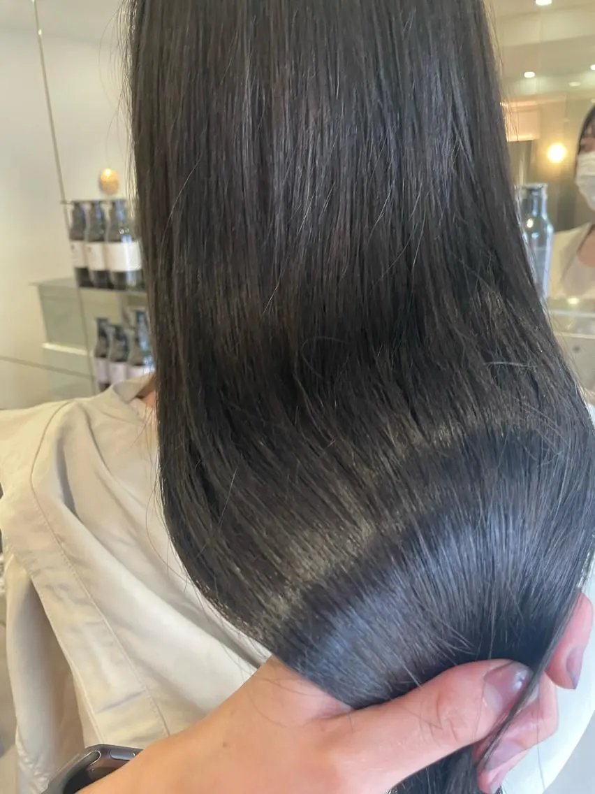 ロング カラー トリートメント ヘッドスパ ミオ💎ショート 透ける暗髪のヘアスタイル