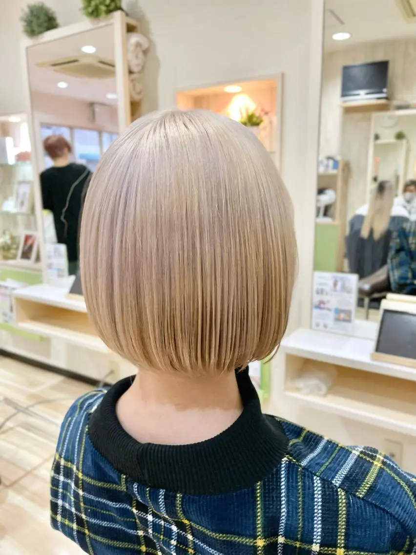 ショート カラー ベージュカラー ブリーチ ブロンド ケアブリーチ ハイトーンカラー 🌈派手髪ハイトーン 🌈鈴木亮太🌈のヘアスタイル