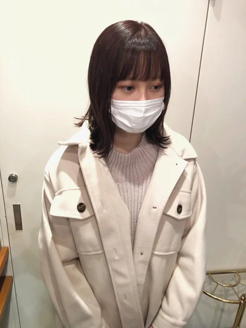 ミディアム カラー カット ヘアカラー トリートメント MIOベージュカラー 柔らかいカラーのヘアスタイル