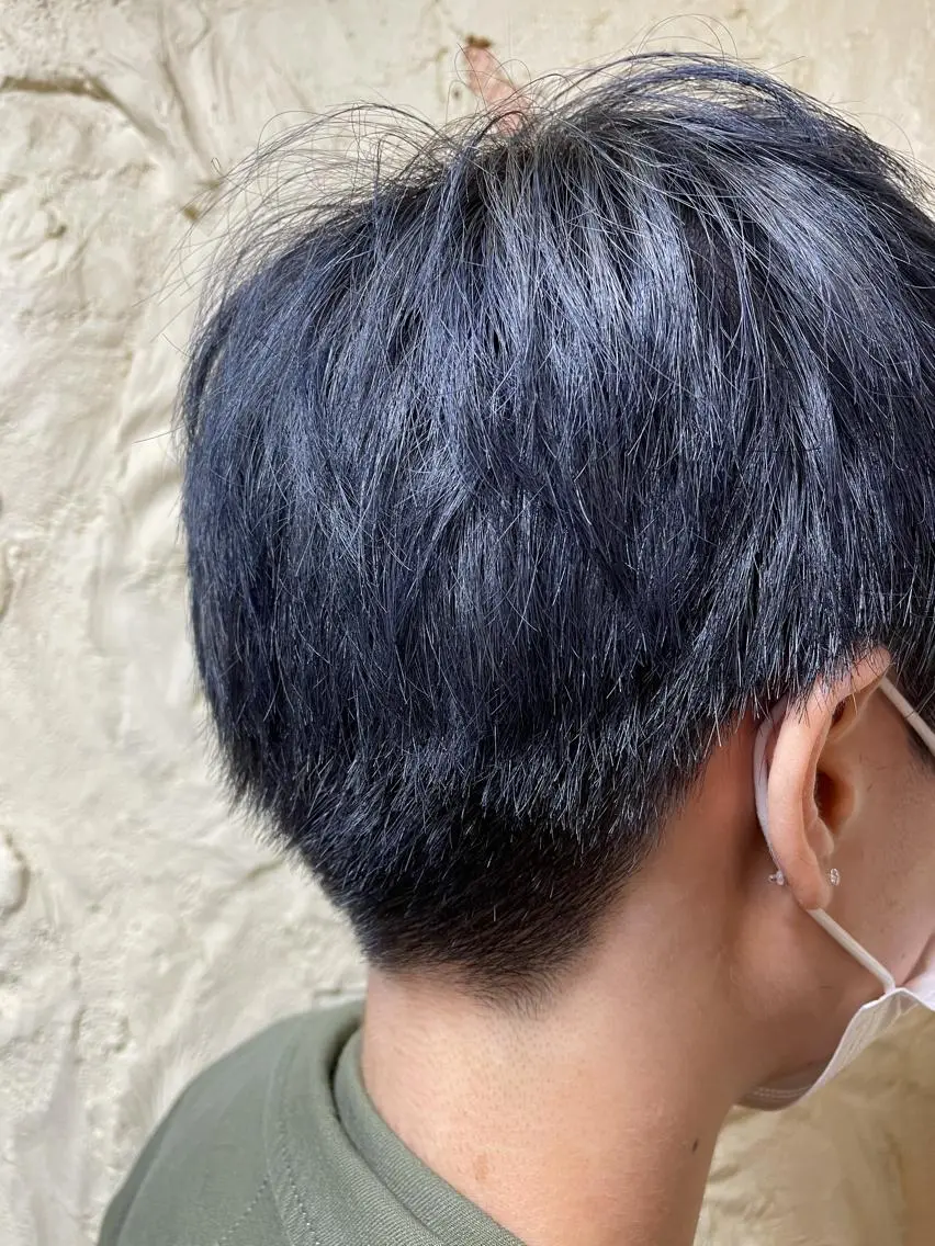 ショート カラー 黒髪 ブルーカラー ブルーブラック メンズパーマ🌀/ 中村郁未のヘアスタイル