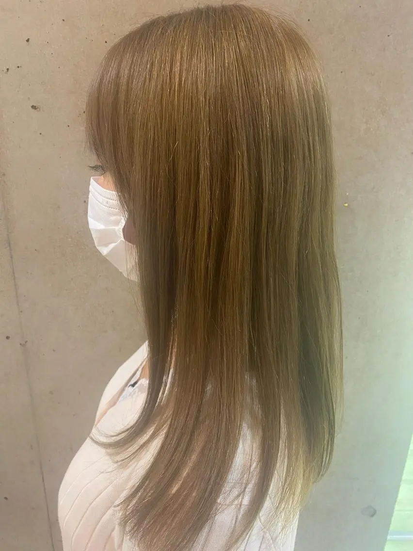 セミロング カラー カット ヘアカラー エクステ/ハイトーン /インナー礒野朱里のヘアスタイル