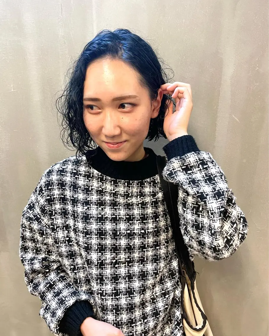 ミディアム カラー パーマ ヘアアレンジ メンズ キッズ ネイル マツエク・マツパ アイブロウ メンズブリーチ ブリーチ ブルーカラー ブルー カット ヘアカラー トリートメント tatsumi/ボブ ウルフ/レイヤーのヘアスタイル