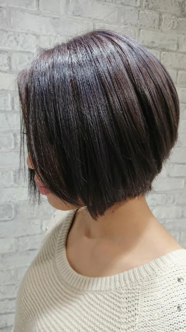 ショート カラー 前下がりボブ バイオレットカラー ボブ ヘアカラー トリートメント 秋山 幸太のヘアスタイル