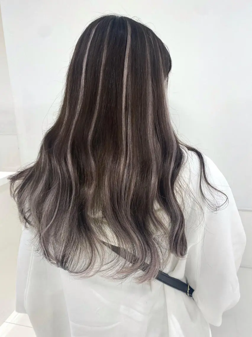 ロング エクステ ハイライト Amelie yunのヘアスタイル