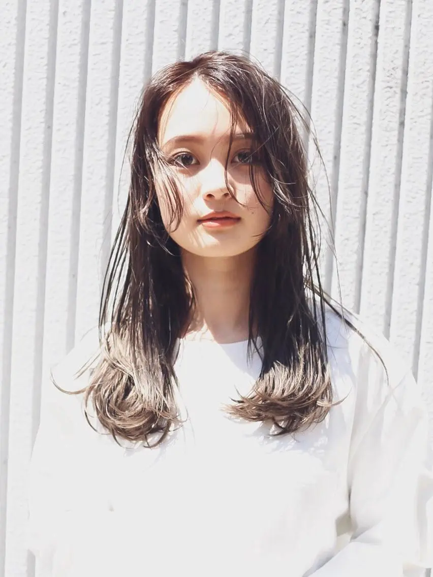 ロング カラー アッシュ ベージュカラー グレージュ ロング ハイトーン/レイヤー /ウルフ⭐️永田⭐️のヘアスタイル