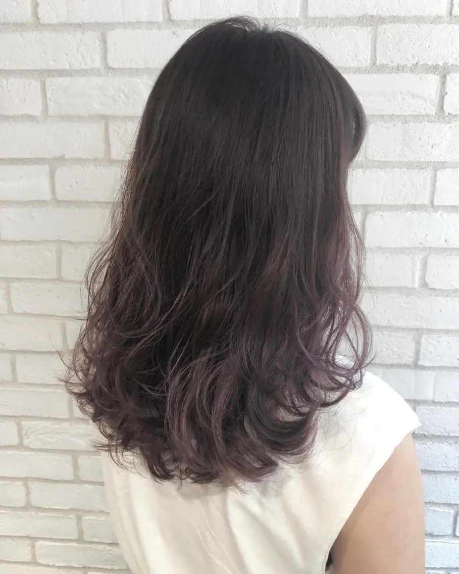 ミディアム カラー 小島 侑衣のヘアスタイル