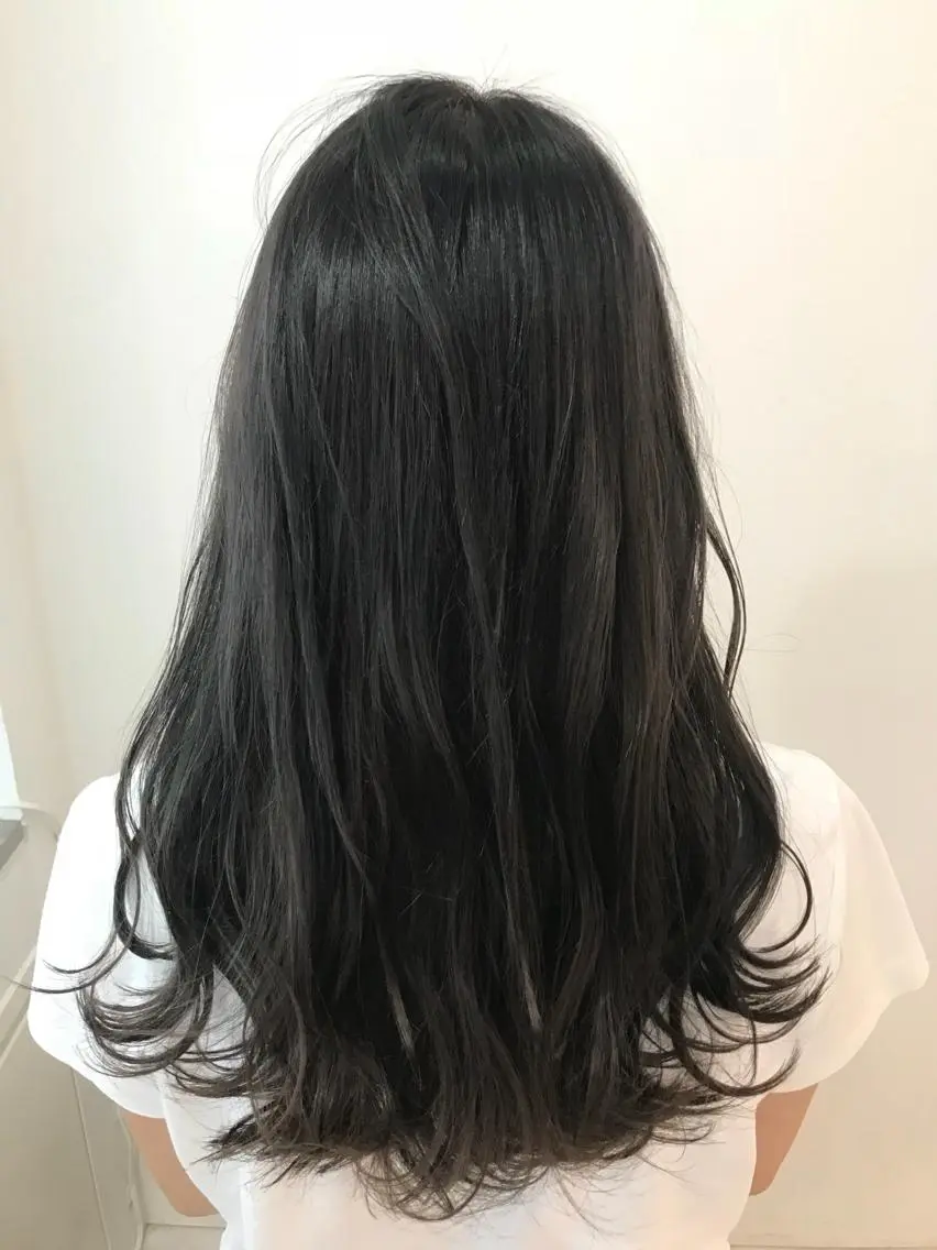 ミディアム カラー ヘアカラー トリートメント ウルフカット レイヤーカット上柿のヘアスタイル