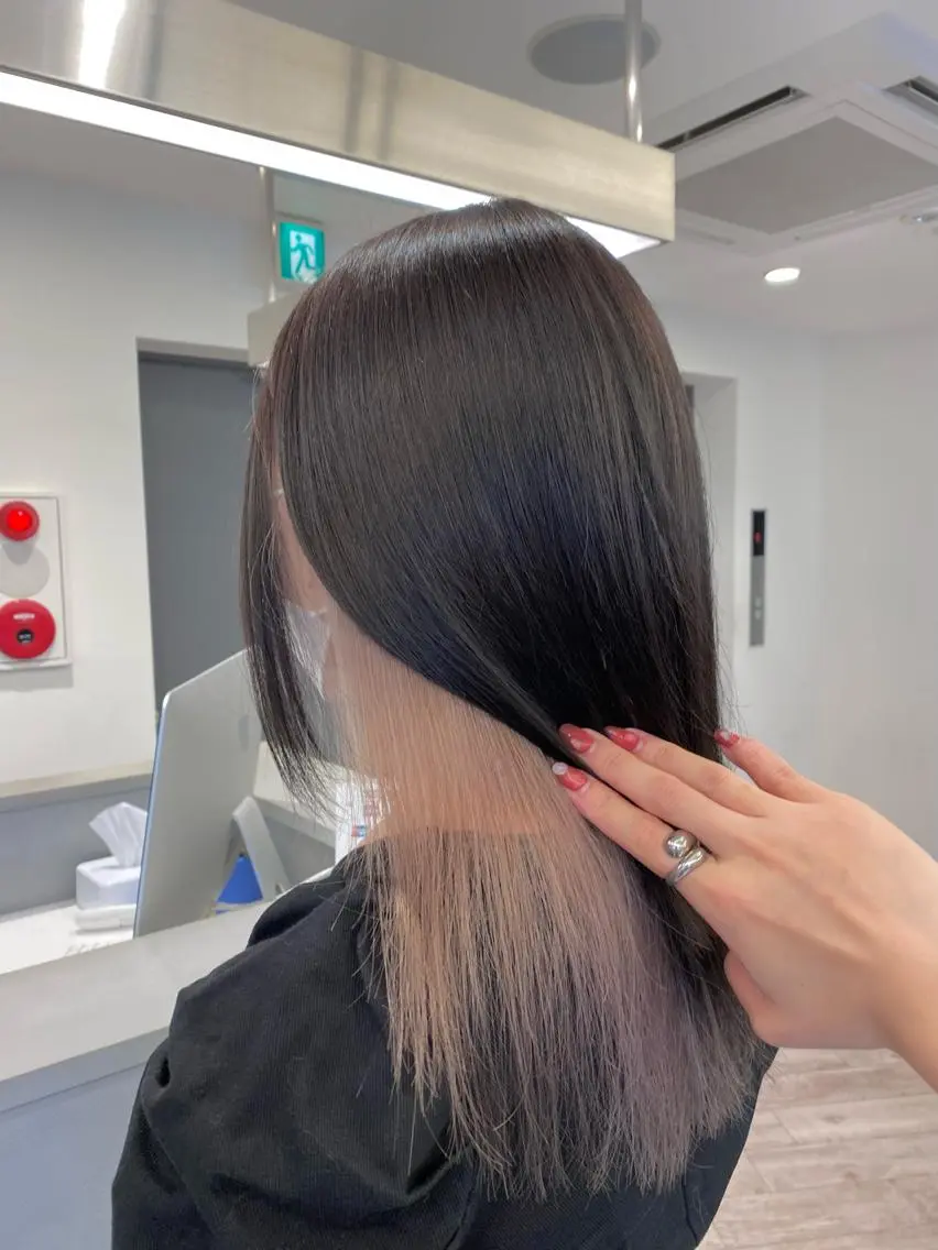 セミロング カラー インナーカラー ヘアカラー ハイトーン特化サロン 🍑momo🍑のヘアスタイル