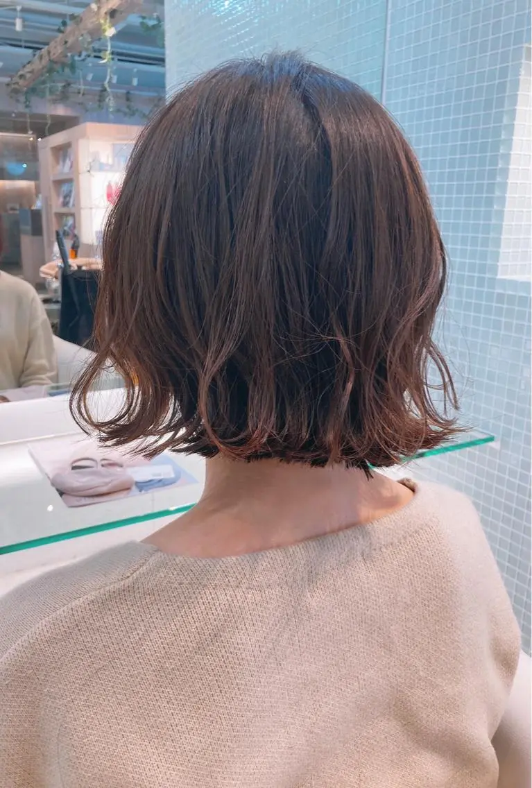 ショート カラー 切りっぱなしボブ ボブ 安永 里帆のヘアスタイル