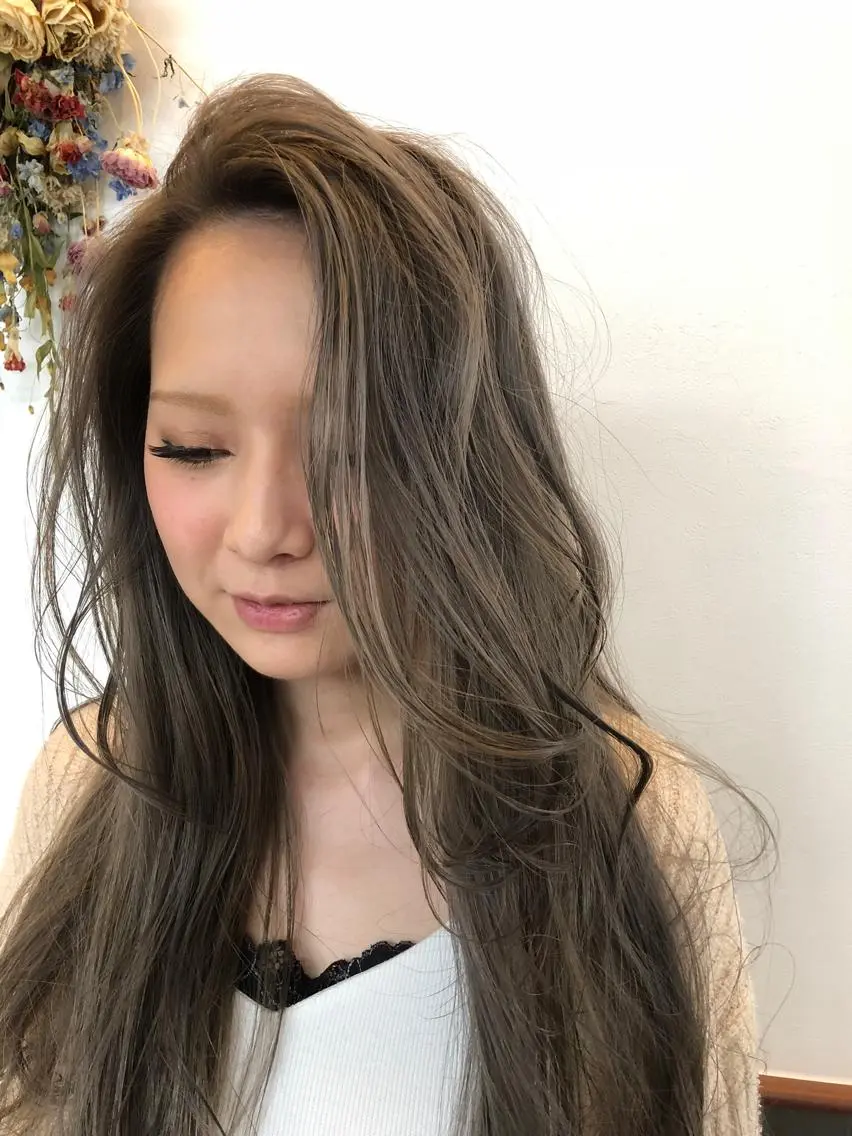 ロング カラー アッシュ ヘアカラー 樋口 祐次郎のヘアスタイル