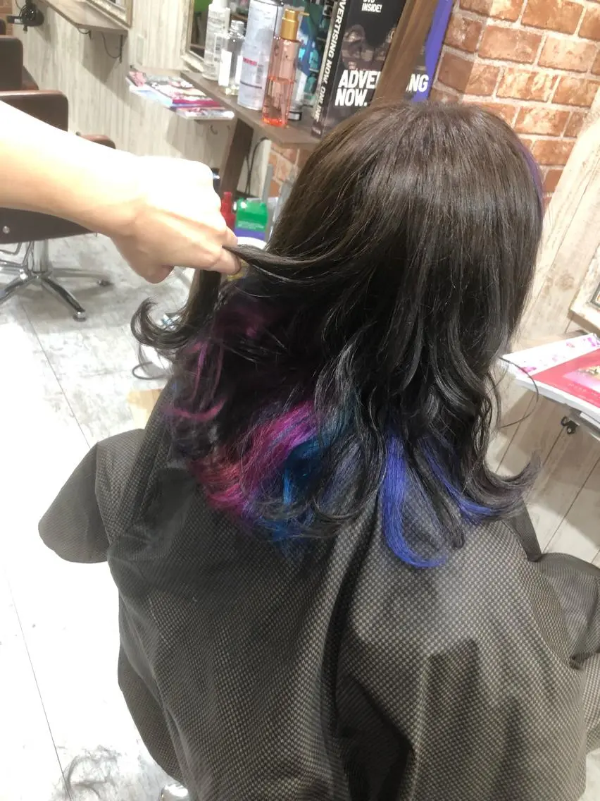 カラー インナーカラー ユニコーンカラー カット ヘアカラー みやもと まなみのヘアスタイル