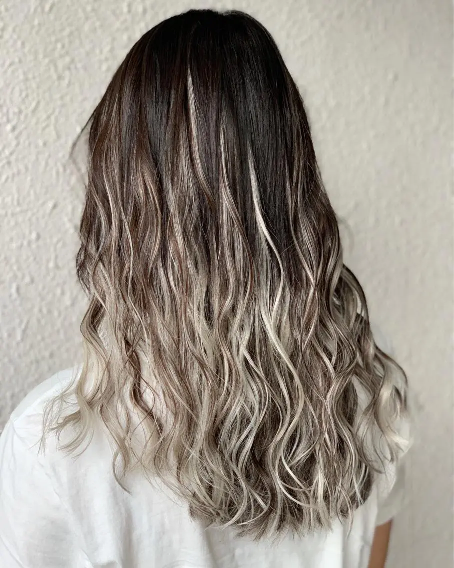 ロング eye エクステ専門店Rのヘアスタイル