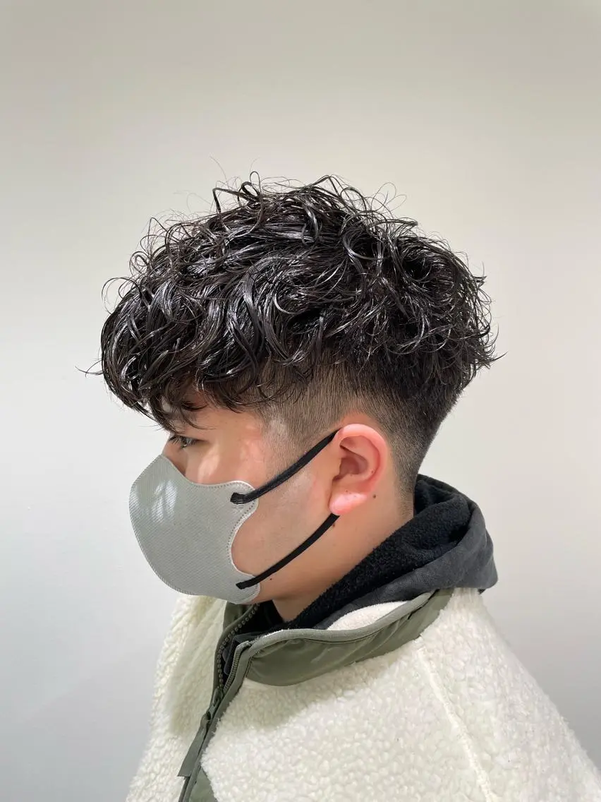 ショート メンズ スペインカール カット パーマ トリートメント フェザーパーマ職人 🪶ryosukeのヘアスタイル