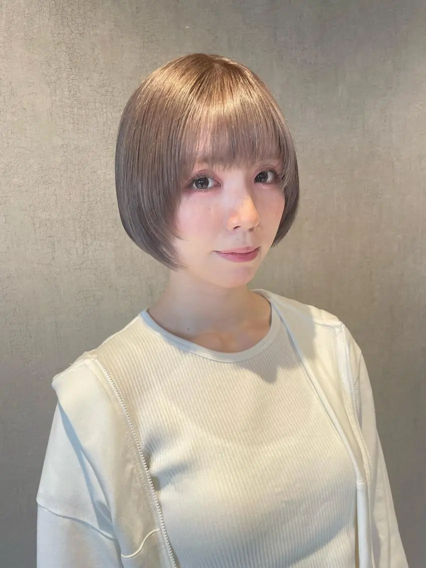 ショート カラー ブリーチ グレージュ カット ヘアカラー トリートメント さと ちはるのヘアスタイル