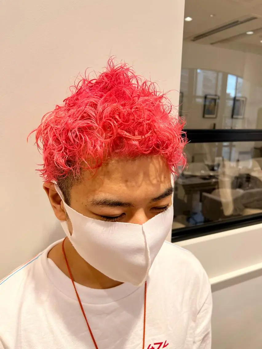 ショート カット パーマ 似合わせ/ブリーチ カラー.岡田友仁のヘアスタイル