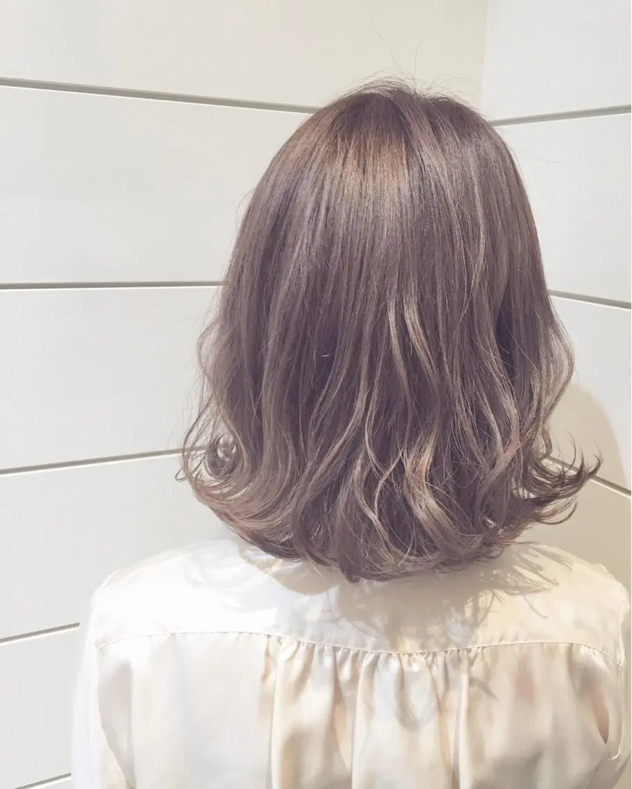 ミディアム カラー アッシュ ラベンダーカラー ラベンダーアッシュ カット ヘアカラー トリートメント 🍊新宿南口🍊 ERINAのヘアスタイル