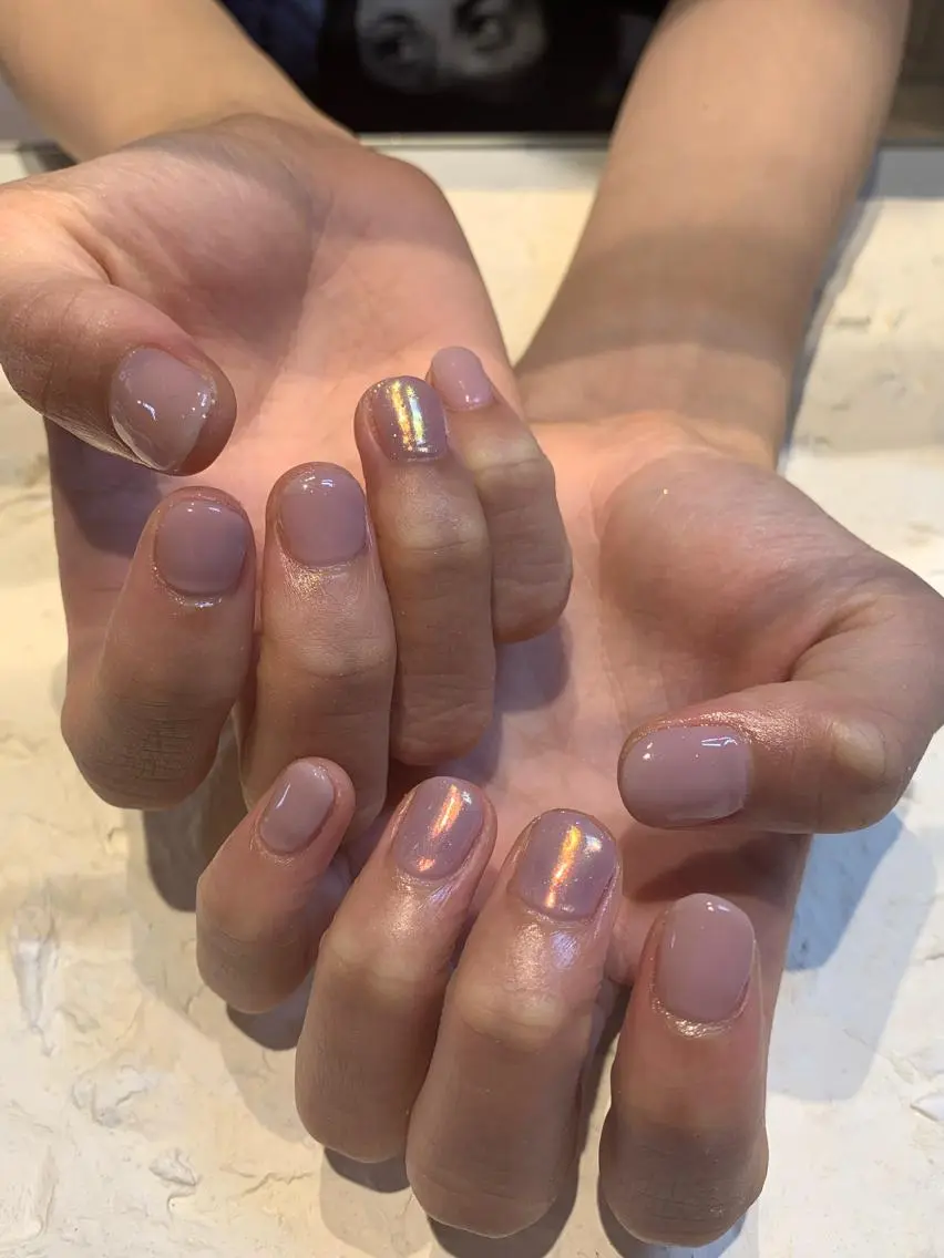 ネイル オーロラネイル ワンカラーネイル マキノ ユイのネイルデザイン