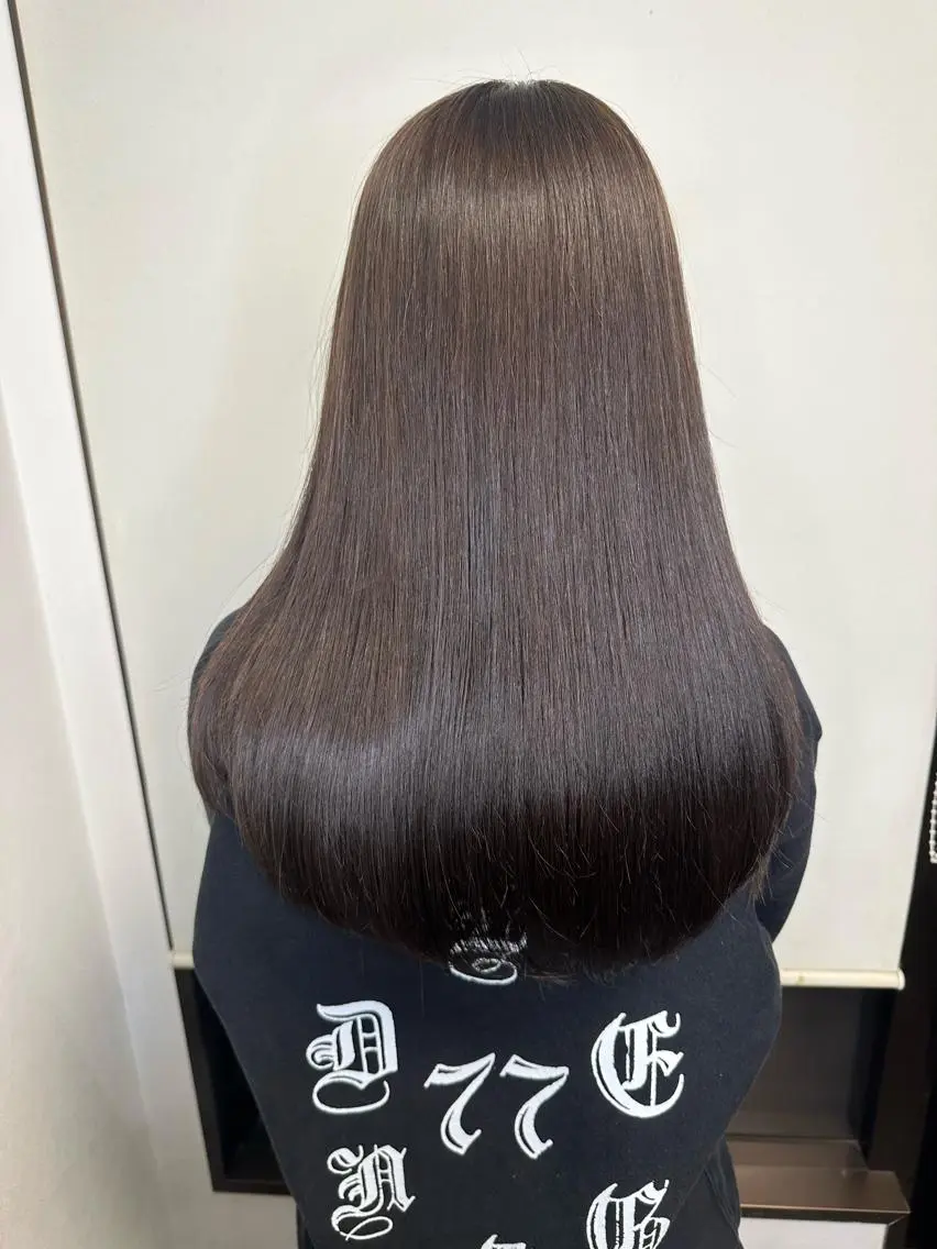ミディアム カラー カット 縮毛矯正 トリートメント ブリーチカラー🫧 森　凪沙のヘアスタイル