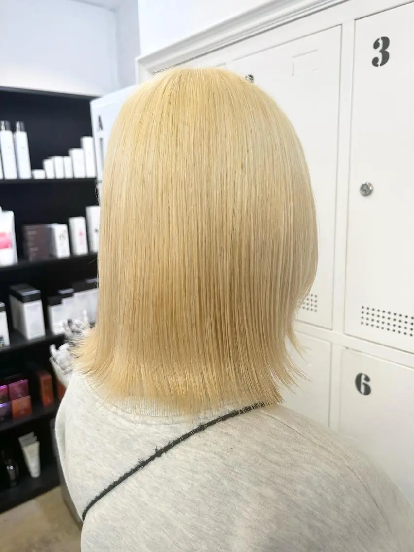 カラー ブロンド 🫒オリーブ/透け感 レイヤー🌿モエカのヘアスタイル