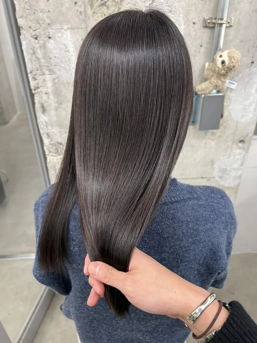 ロング ヘアアレンジ パーマ カラー アディクシーカラー ベージュカラー ブリーチ ケアカラー 透明感カラー カット ヘアカラー トリートメント ヘアケア特化型サロン newi 梅田のヘアスタイル