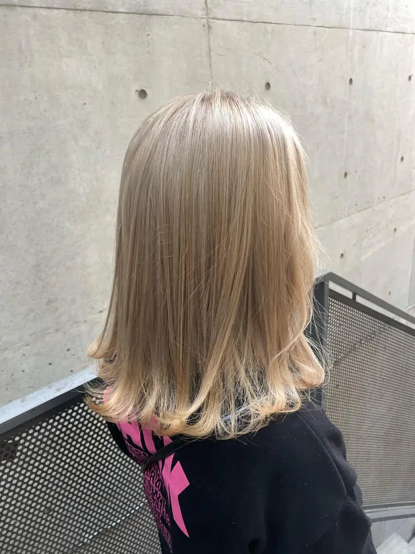 ミディアム カラー メンズ ベージュカラー ホワイトベージュ HairMake 3 🐬NANAMIのヘアスタイル