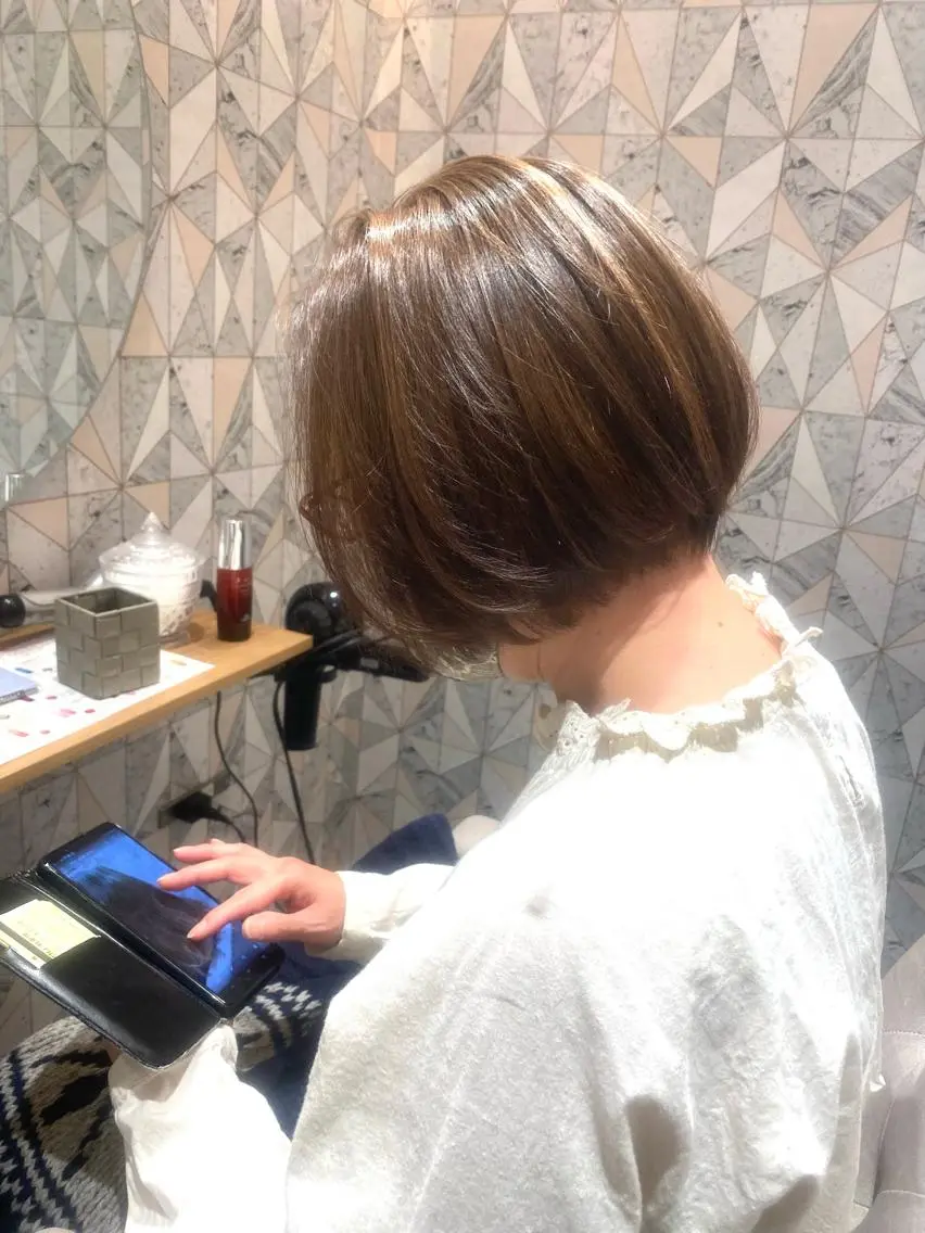 ミディアム カラー ブリーチ ハイライトカラー ハイライト カット ヘアカラー トリートメント 谷合 貴志のヘアスタイル
