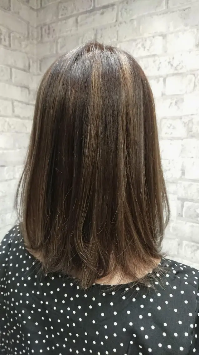 ショート アッシュ ボブ 外国人風カラー ハイライト ヘアカラー トリートメント 秋山 幸太のヘアスタイル