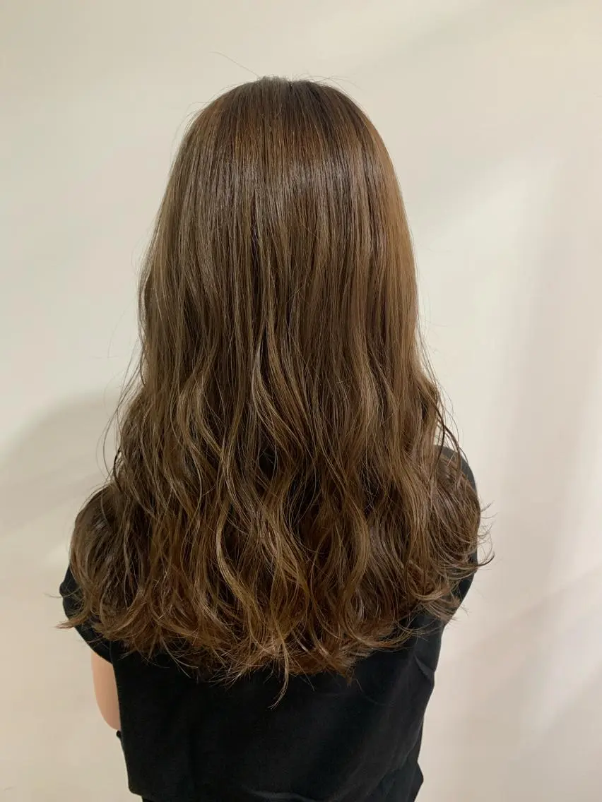 ロング カラー ヘアカラー トリートメント あべ ゆうかのヘアスタイル