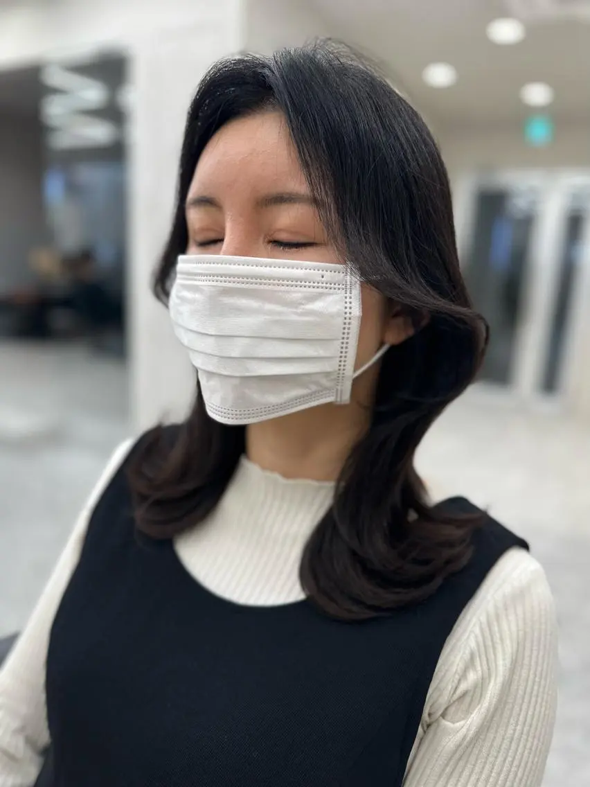 セミロング カット ヘアカラー 縮毛矯正 トリートメント ✨髪質改善特化✨副 店長椎葉信乃介のヘアスタイル